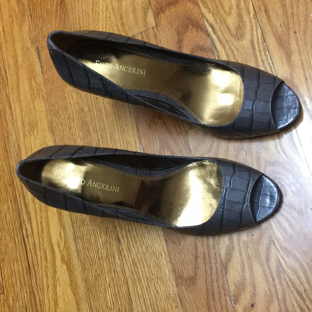 Enzo Angiolini peep toe heels